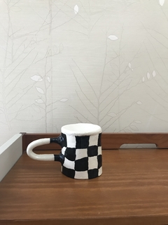 Caneca Monalisa xadrez orgânico preto na internet