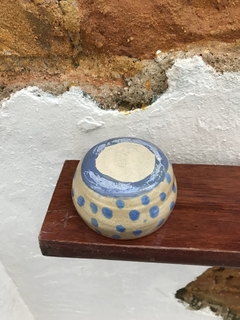 Mini Cumbuca com pintinhas azuis na internet