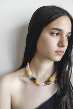 Rainbow necklace en internet