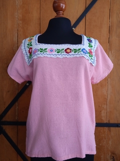 Blusa con Bordado en Cuello