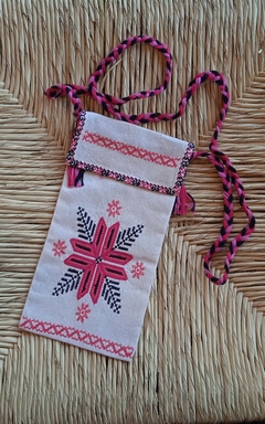 PORTA CELULARES DE MANTA CON BORDADO - (copia)