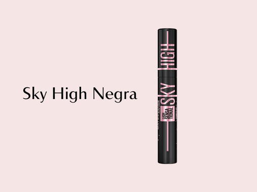 Sky High Negra Maybelline
