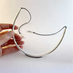CHOKER COM FIO DE ESPINÉLIO