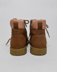 Botas cafe niña en internet