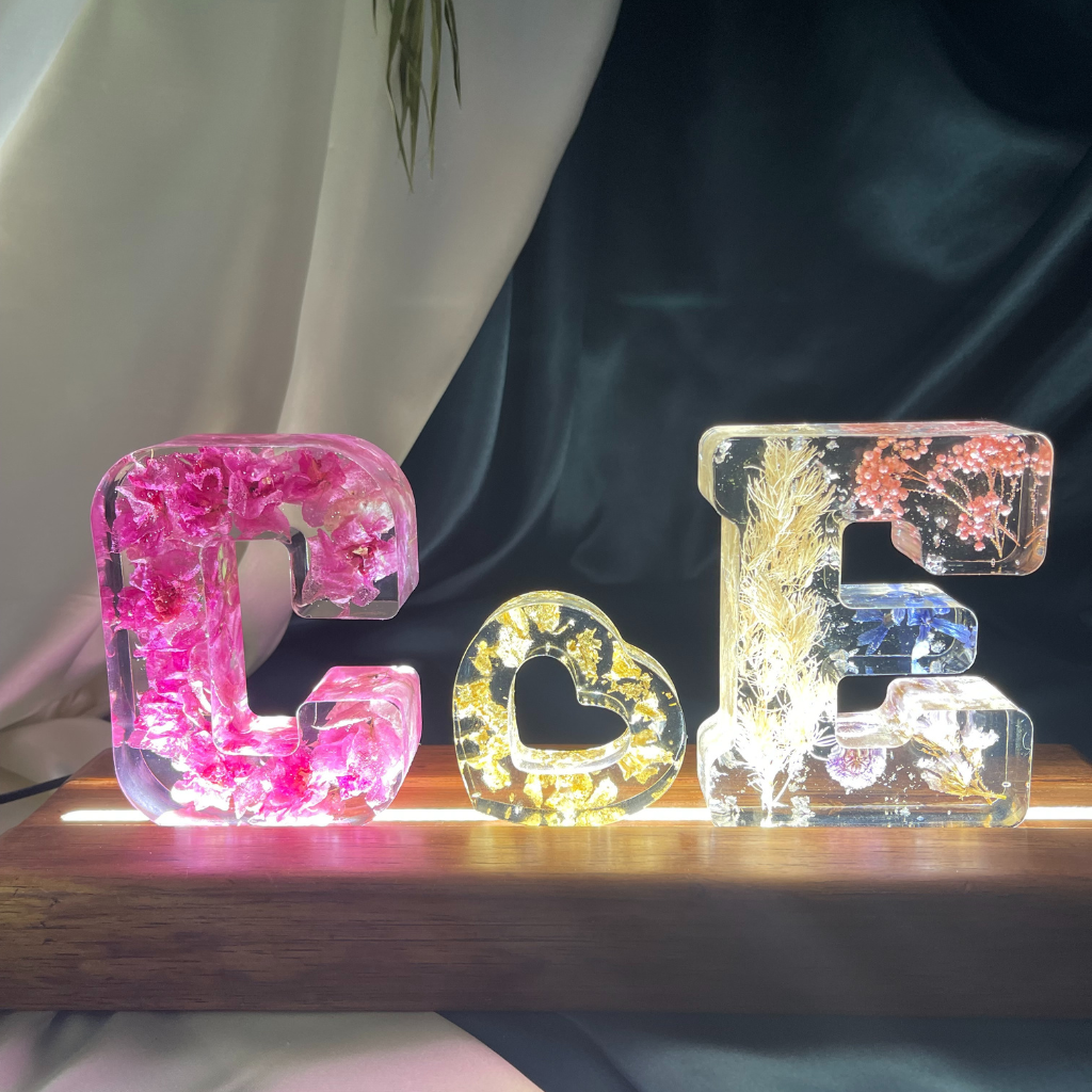 Luminária com Letras em Resina e Luz de Led 3 Letras