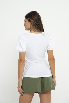 REMERA GLOBE en internet