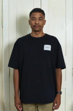 Camiseta Tee Over Patch Suburb - Preto na internet
