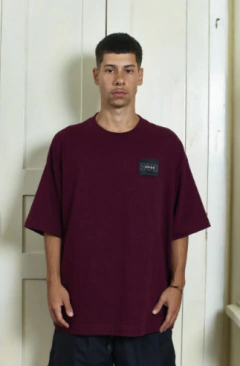 Camiseta Tee Over Patch Suburb - Bordô - ALTAS ONDAS SURF E STREET