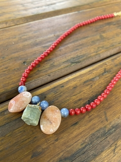 Colar Pedras Multicoloridas