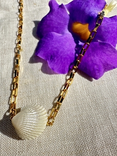 Colar com pedra Madre Peróla