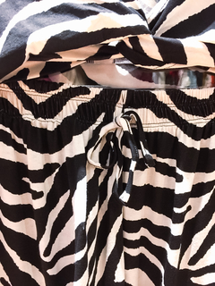 Bermuda Estampa Zebra na internet