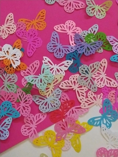 Mariposas multicolor caladas en internet