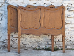 Par de respaldos Art Nouveau de roble. Cód.43041