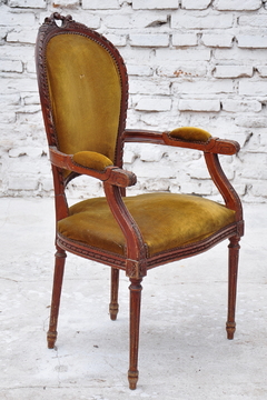 Sillón cabecera Luis XVI semi medallón. Cód. 12062