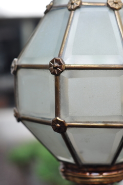 Farol de bronce con cristales biselado y esmerilados. Cód.62006 - tienda online