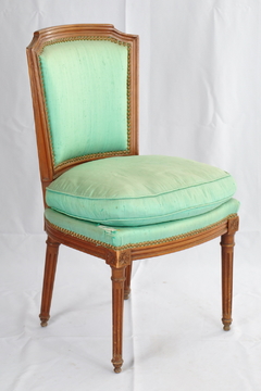 Par sillas de dormitorio Luis XVI. Cód. 24001