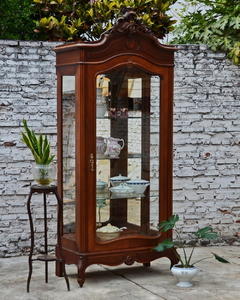Vitrina Barroca de roble y cedro. Cód. 29070 - comprar online