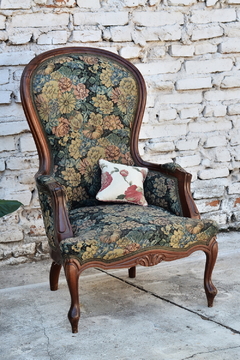 Par de sillones de living, estilo Colonial Victoriano. Cód. 13058 en internet
