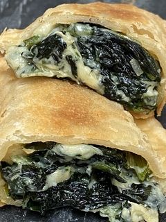 Empanadas de Espinaca y Queso (4 piezas por orden) - comprar en línea