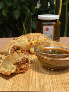 Empanadas de Carne tipo Argentina (4 piezas por orden) - tienda en línea
