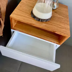Mesa de Noche Agusto - Vicar Muebles