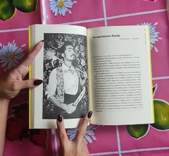 Libro Manifiestxs CUIR: Antología de escrituras sexodisidentes latinoamericanas 2013- 2021 - comprar en línea