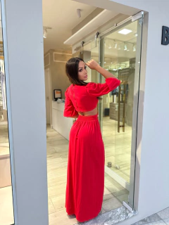 Vestido longo recortes na internet