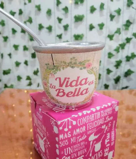 MATE VIDRIO FORRADO EN CAJA | LA VIDA ES BELLA