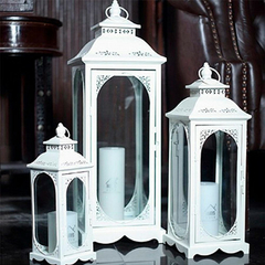Farol de hierro y vidrio blanco mediano