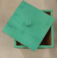 Lata cuadrada de madera con visor - comprar online