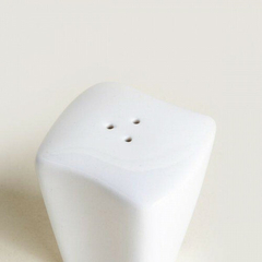 Salero de ceramica blanca cuadrado