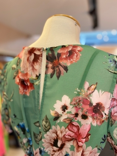 Blusa Floral Pregas Verde