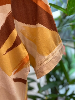 Blusa Estampada Decote V - comprar online