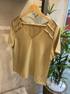 Blusa Viscopoly Bege na internet