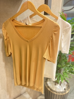 Blusa Básica Decote V Nude - comprar online