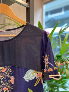 Blusa Estampada Cordões Manga