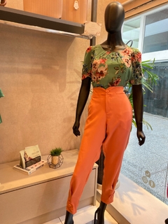 Calça Capri Alfaiataria Botões - Fino Look