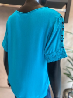 Blusa Viscose Ombro Vazado - comprar online