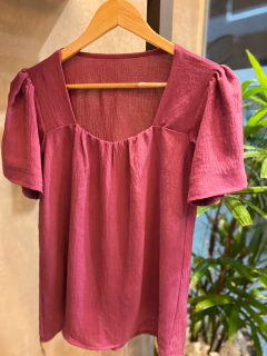 Blusa Crepe Decote Quadrado
