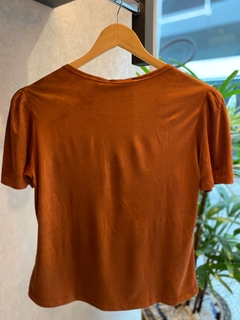 Blusa Suede Mg Curta Caramelo - Fino Look