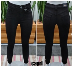 Calça Capri Jeans Preta