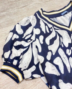 Blusa Estampada Detalhe Gola - Fino Look