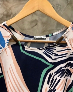Blusa Estampa Decote Redondo - comprar online
