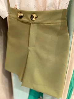 Short Alfaiataria Crepe Verde - comprar online