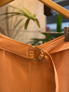 Calça Pantacourt Salmão - comprar online