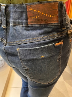 Calça Cigarrete Reta Jeans
