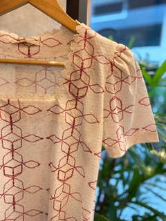 T-shirt Malha Linho Bordado