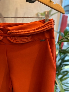 Calça Alfaiataria Cordão Coral na internet