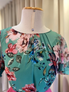 Blusa Floral Pregas Verde na internet