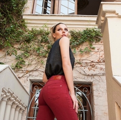 Calça Flare Sarja Vermelha - loja online